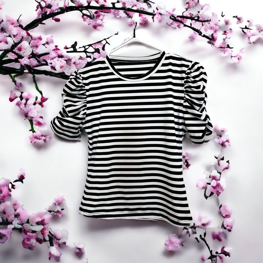 Striped bunch sleeve top